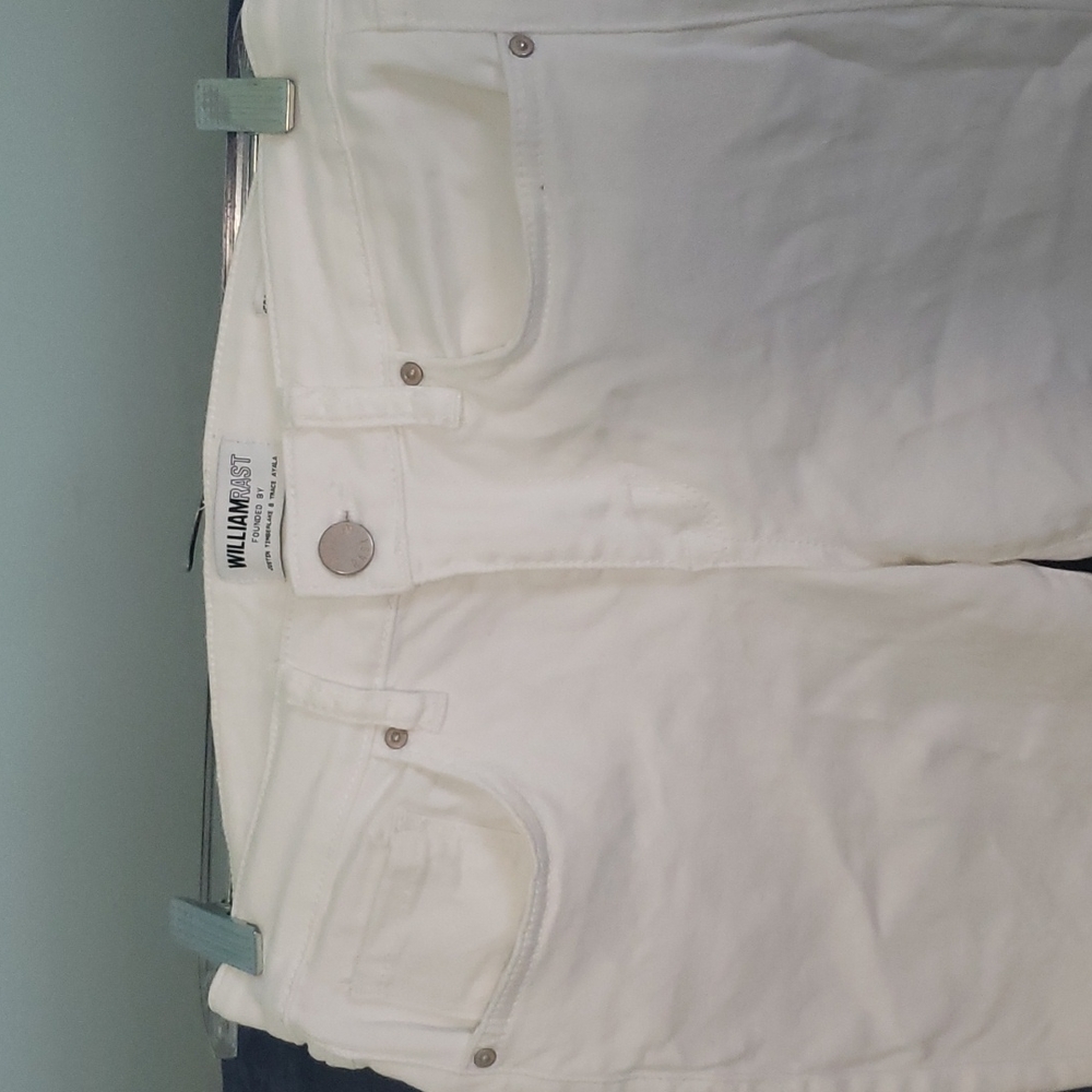 A William Rast white jeans founded by Justin Timberlake!!!!